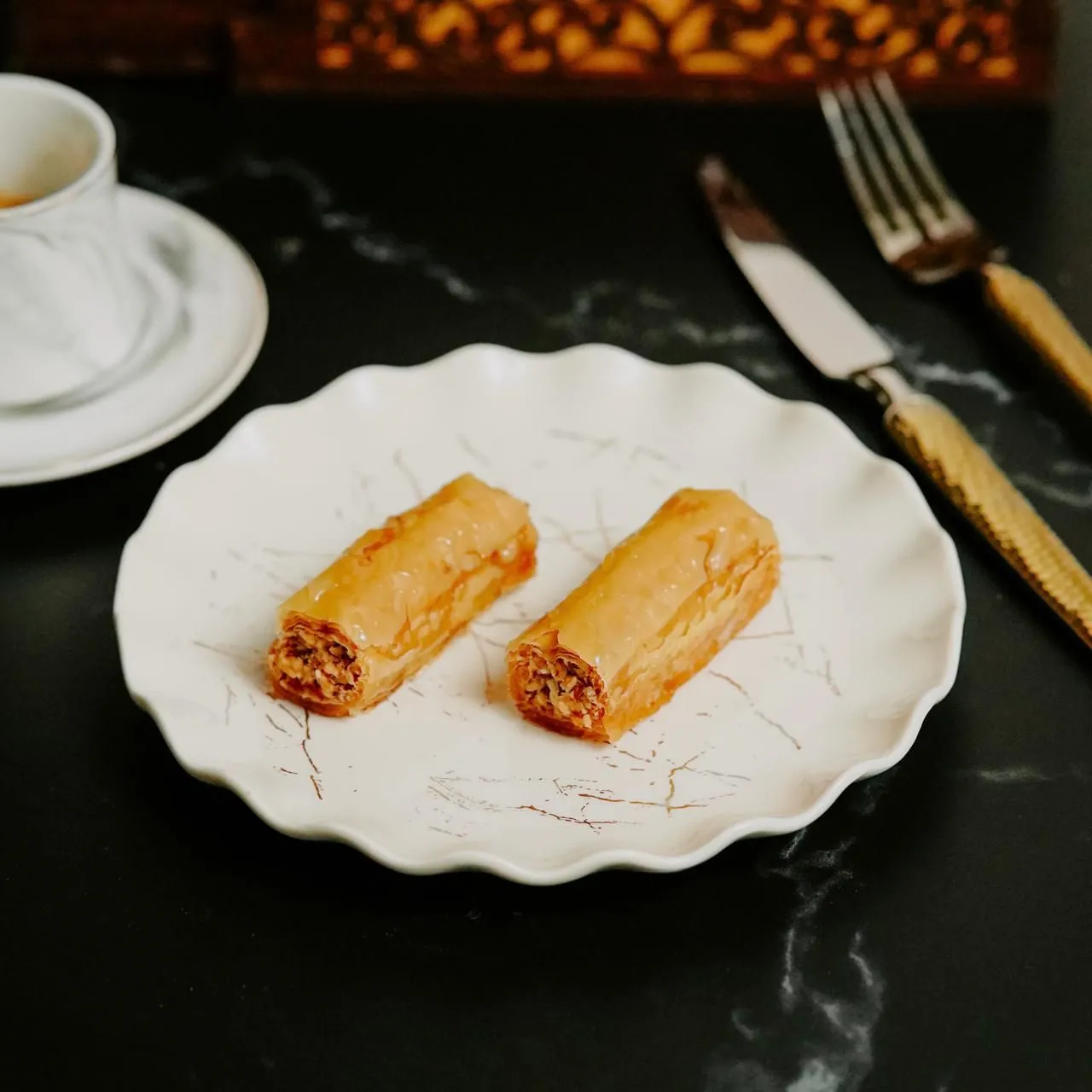 Almond finger